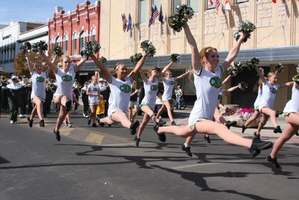 Wranglers take Central Avenue by storm during Homecoming parade