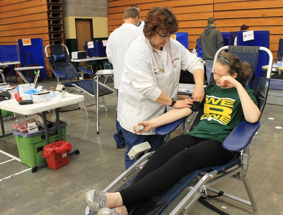 STUDENTS+MAKE+A+DIFFERENCE+AT+SPRING+BLOOD+DRIVE