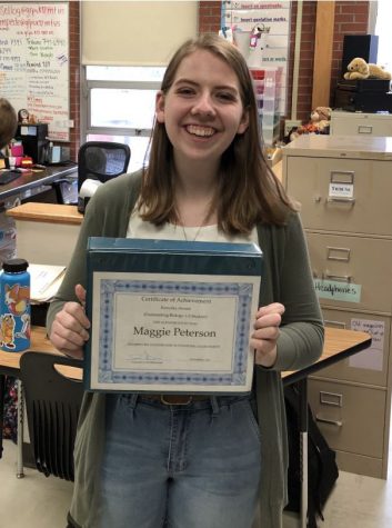 Kenczka Scholarship Awards Biology 1-2 Student