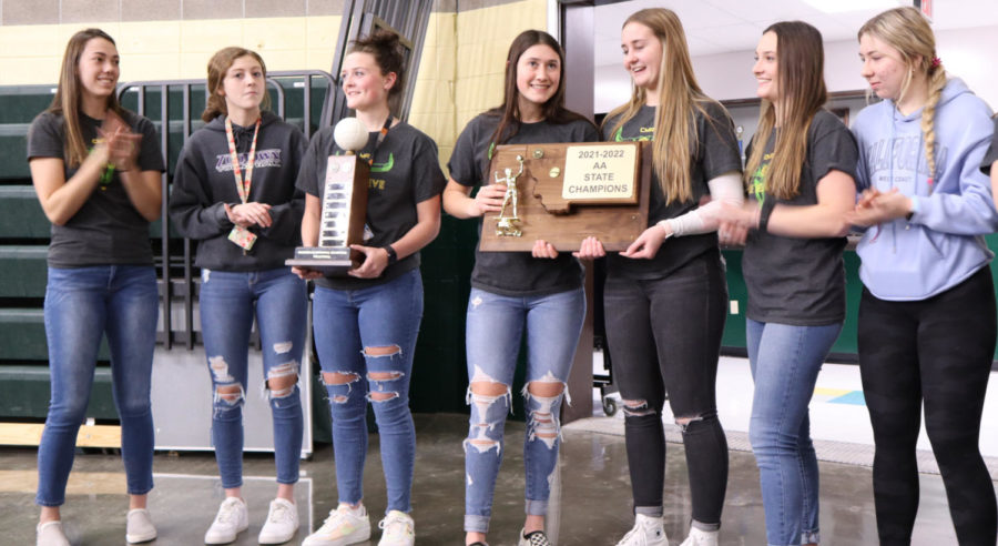 The CMR community helps volleyball team celebrate state victory