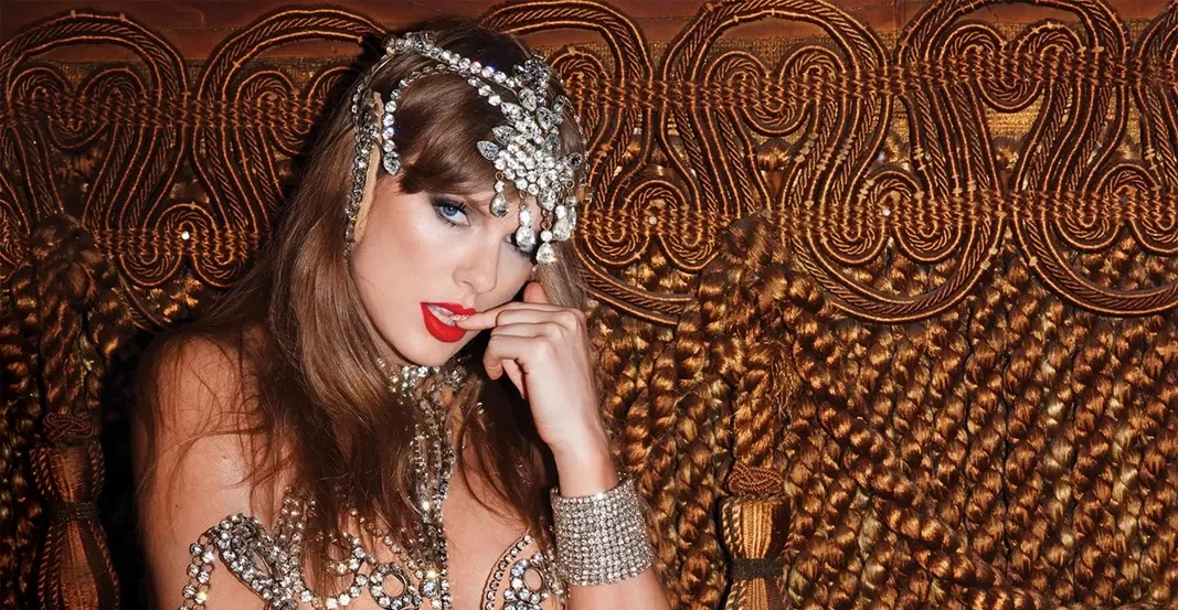 The Life of a Showgirl includes warm and glittery colors, combining pop stardom with a level of glitz and promiscuity.